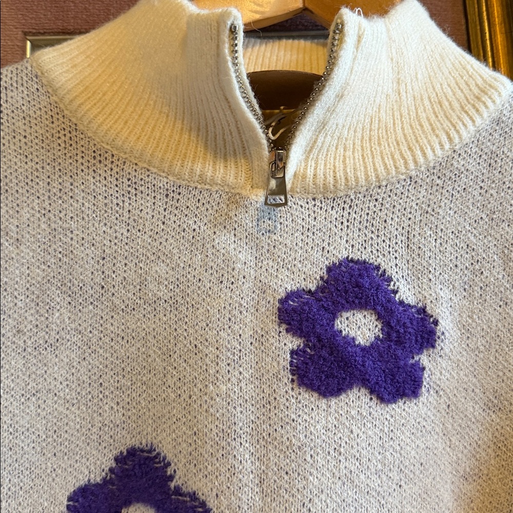 BiBi Women's Flower Mock Neck Zip Sweater - Picture 5 of 7